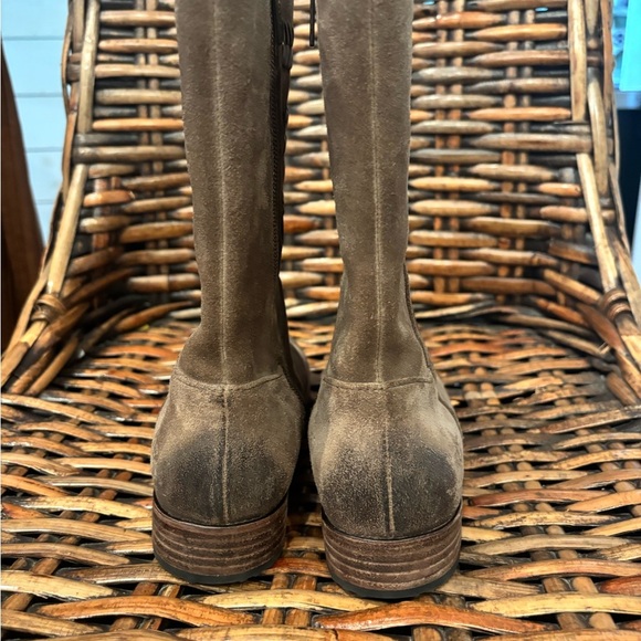 UGG Cailyn Womens 6 Boots
Brown Distressed Suede Winter
Western Low Heel Roper - Picture 7 of 12